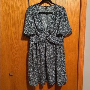 SHEIN Green‎ Floral Mini Dress